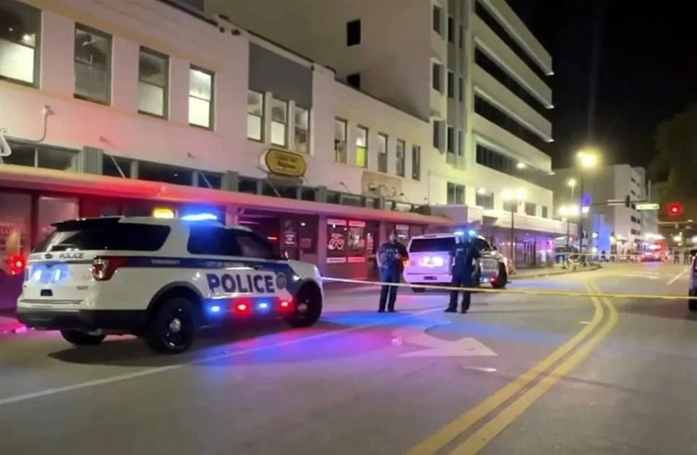 Dos muertos y seis heridos tras un tiroteo en Orlando.