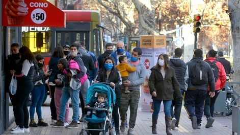 Los Andes | Con el crecimiento y la aceleración de  los contagios de Covid-19 se multiplican las dudas de los mendocinos, que pueden hallar respuestas en la línea gratuita. Foto Nicolás Ríos / Los Andes.