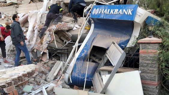 El terremoto ya dejó, al menos, 14 muertos y cerca de 500 heridos. Foto: AP