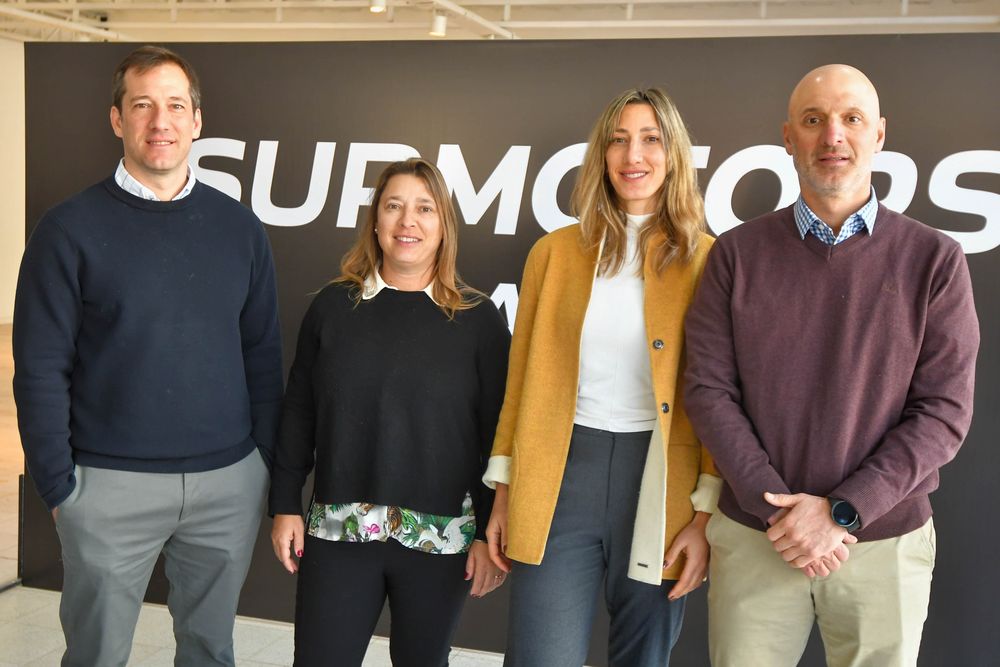 Los hermanos Ostropolsky, responsables del Grupo Surmotors, presentes: Guillermo, director de Postventa de Honda y Citroën; Patricia, directora de RRHH; Julia, directora de Marketing; y Federico, director comercial.