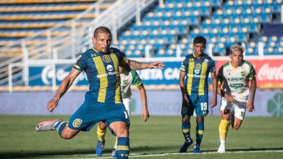 El volante Emiliano Vecchio y una frase histórica contra el árbitro Merlos que generó repudio en el ambiente del fútbol. / Gentileza.