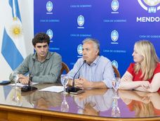 Natalio Mema, ministro de Gobierno; el gobernador Alfredo Cornejo y la vicegobernadora Hebe Casado. Foto: Prensa Gobierno de Mendoza.
