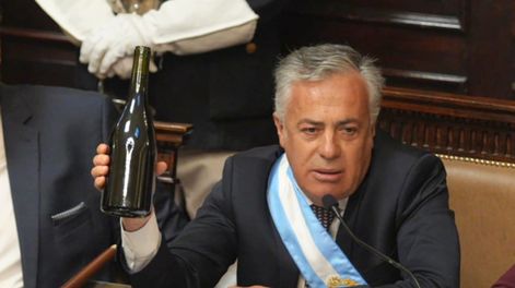 El gobernador Alfredo Cornejo en la Asamblea Legislativa 2025.