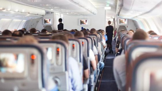 Los mejores asientos de un avión, según ChatGPT