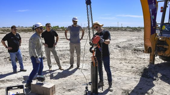 guaymallen evalua la calidad del suelo del ex vertedero para soportar la instalacion del parque solar municipal