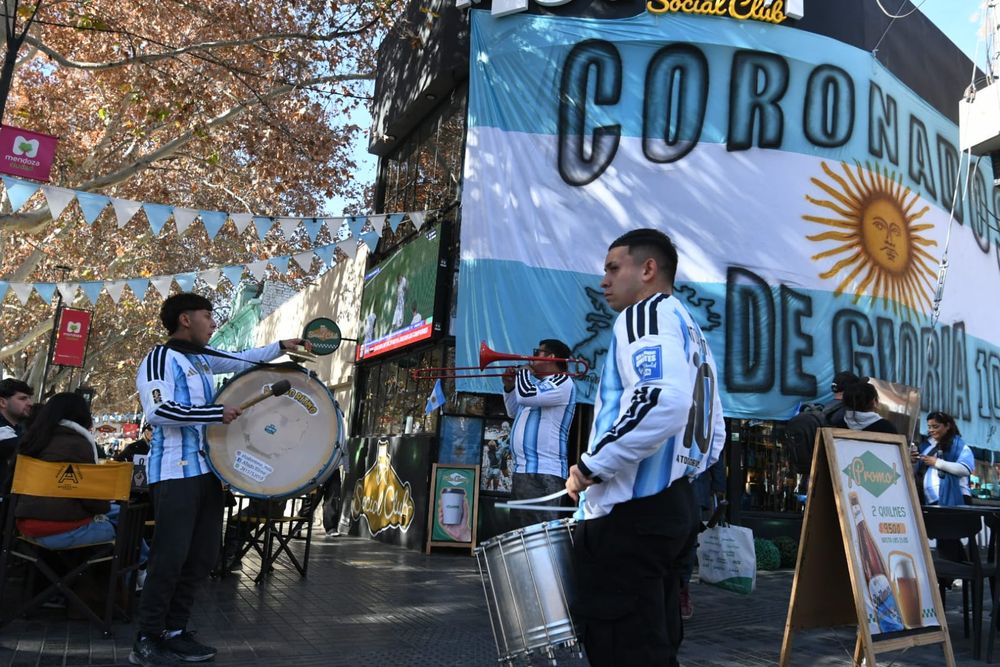 La calle Arístides se prepara para el partido de la Selección Argentina.&nbsp;&nbsp;