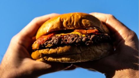 Los Andes | Día de la Hamburguesa: ¡Nosotros lo festejamos toda la semana con un súper sorteo!Foto: @smashclub_