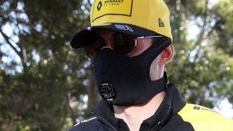 Ocon, con su máscara para la prevención de coronavirus.