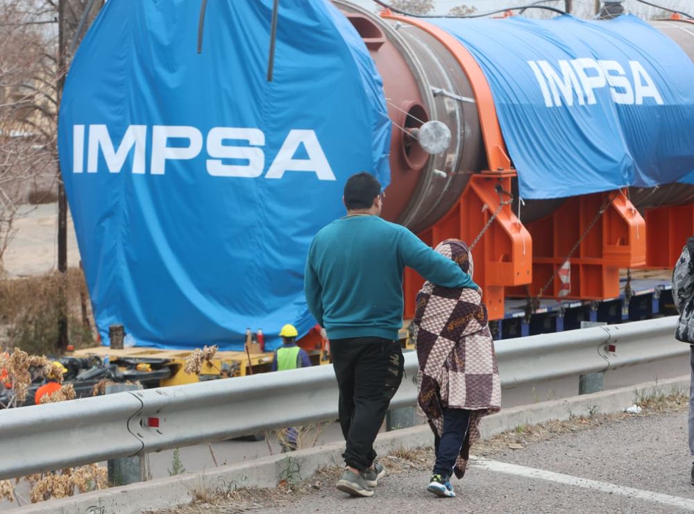 Traslado del reactor que se hizo en Impsa para YPF