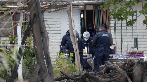 Los cuerpos sin vida de Justa y su esposo Martín fueron hallados en la finca de Las Heras en la que vivían. Su nieto es sospechoso. Foto: Orlando Pelichotti / Los Andes