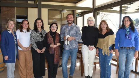 Claudia Yanzón, Alejandra Gil Posleman, Carina Egea, Cristina Pandolfi, Sebastián Bonfanti, Fátima Villagra, Nancy López y Viviana Valverde.