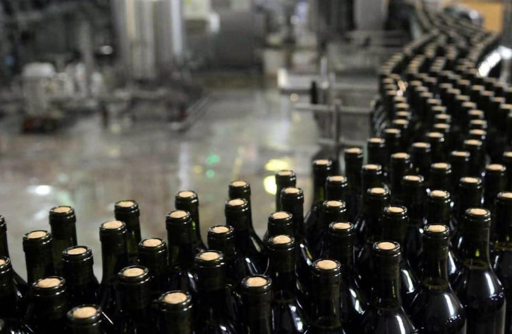 Reutilizar botellas de vino para incorporarlas en una nueva función