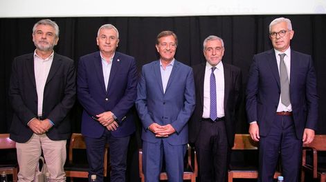 Los Andes | Daniel Filmus, ministro de Ciencia y Tecnología; Gerardo Morales, gobernador de Jujuy; Rodolfo Suarez, gobernador de Mendoza, José Alberto Zuccardi, presidente de COVIAR, y Julián Domínguez, Ministro de Agricultura de la Nación.