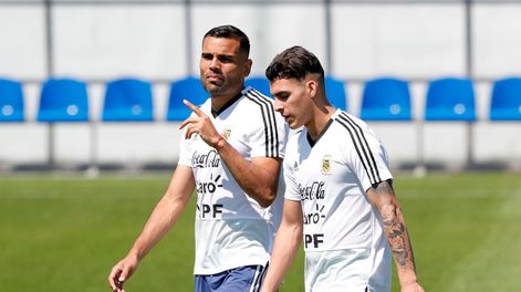 Pavón y Mercado esperan la confirmación de Sampaoli