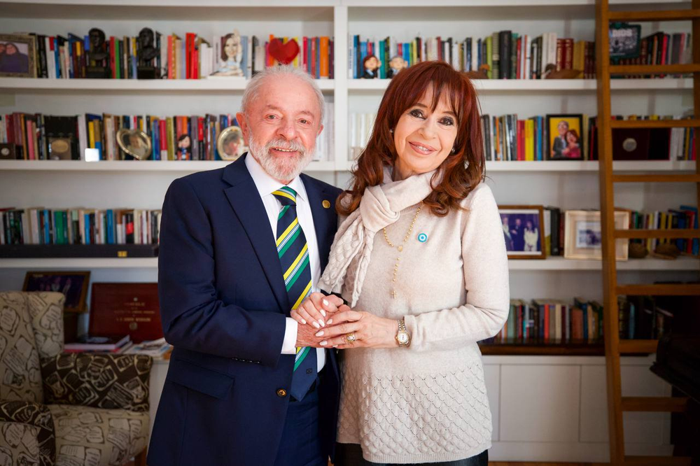 Cristina tras la reunión con Lula: Él también fue perseguido y volvió con el voto del pueblo
