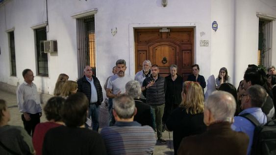 El intendente de la Ciudad de Mendoza, Ulpiano Suárez, convoca a vecinos a través de la Coordinación Vecinal de Prevención. Foto: Prensa Ciudad de Mendoza.