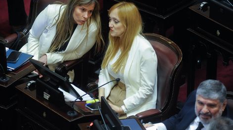 Los Andes | Los senadores kirchneristas Juliana Di Tullio, Anabel Fernández Sagasti y Jose Mayans pidieron una sesión especial para tratar la Ley Ómnibus. Foto Federico Lopez Claro