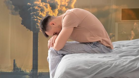 Los pacientes afectados por la ansiedad climática suelen obsesionarse con el clima extremo, leer estudios sobre el cambio climático y participar en activismo radical.