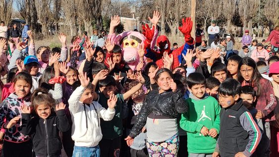 Un grupo de amigos pide ayuda para organizar festejo del Día del Niño en la zona rural de San Martín