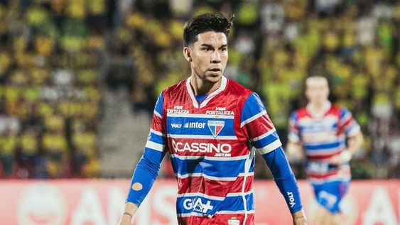 REFUERZO DE LUJO PARA EL TOMBA. Pol Fernández deja Fortaleza y volverá a vestir la camiseta de Godoy Cruz.&nbsp;