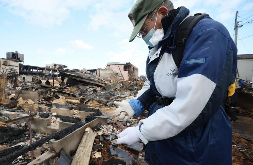 Los equipos de búsqueda y rescate siguen trabajando en las zonas afectadas (Telam)