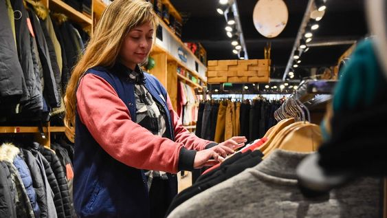 Día del Empleado de Comercio 2022: qué día cae y cómo se paga en caso de trabajarlo  - Foto: Mariana Villa / Los Andes.