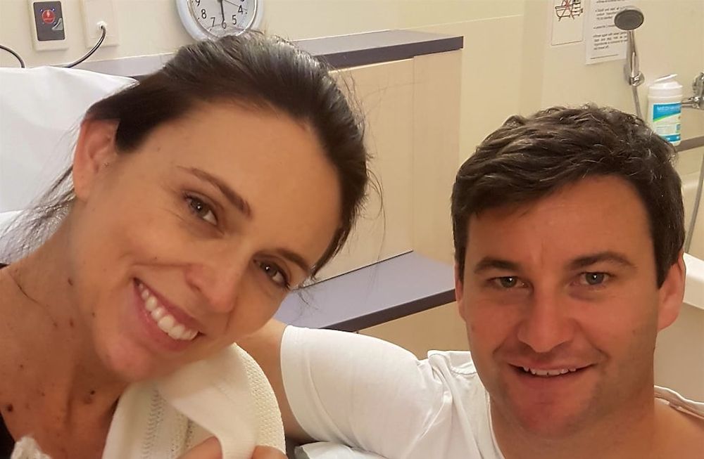 La primera ministra de Nueva Zelanda fue mamá en pleno mandato