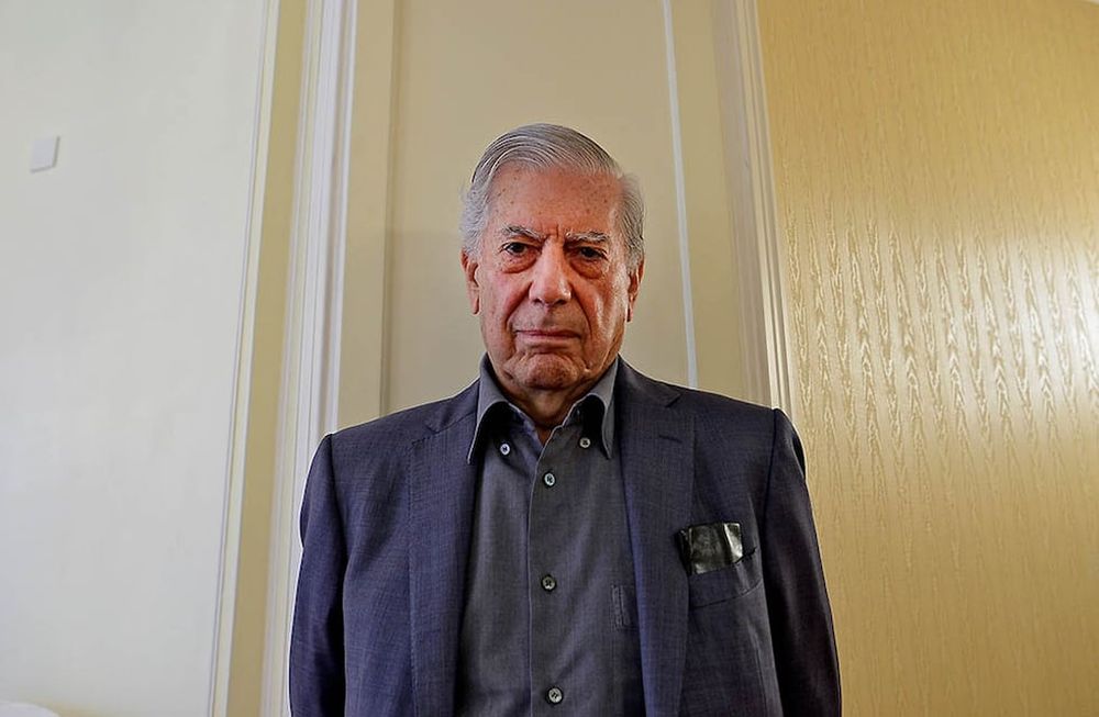 Mario Vargas Llosa escritor peruano y ganador del Premio Nobel de Literatura
