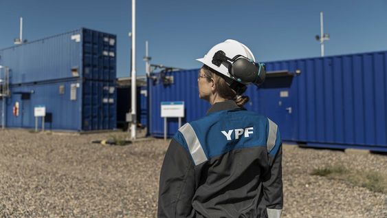 YPF ofrece puestos de trabajo para profesionales con y sin experiencia y pasantías para estudiantes.