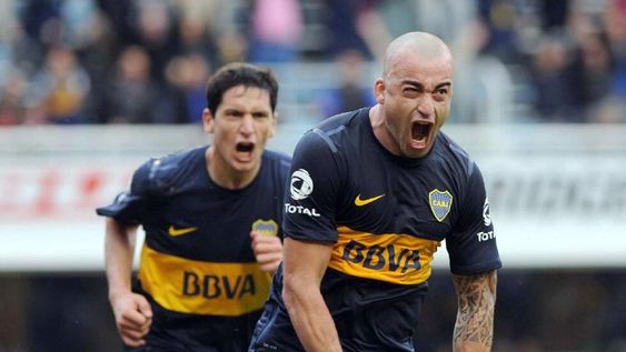 Después de 7 años, Santiago Silva se animó a hablar y afirmó que se fue del club porque pensaba distinto a ídolos del club como Juan Román Riquelme.