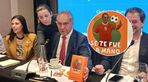 Scioli sorprendió en una asamblea y presentó su propia yerba: Pichici, se te fue la mano.