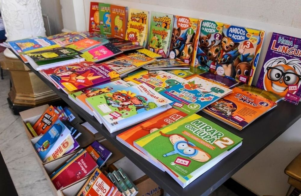 La selección de textos incluye 112 títulos de 15 editoriales diferentes. Foto: Gentileza