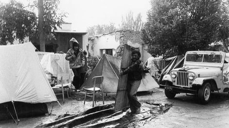 Más de 10.000 familias perdieron sus casas y debieron improvisar campamentos en sus destruidos terrenos.