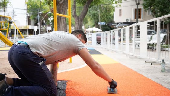 Avanzan las obras de puesta en valor de la plazoleta Juan Gualberto Godoy