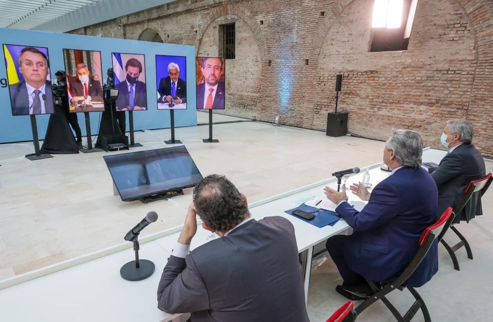 Más que las respuestas altisonantes o provocativas de la Cancillería y del presidente Fernández, la propuesta uruguaya alienta un debate que debe dar la dirigencia argentina.