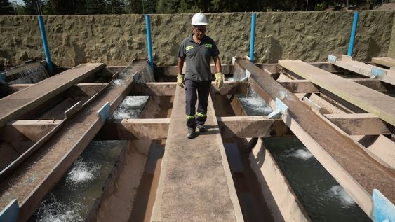 Operaciones. La empresa solicita un ajuste tarifario para destinarlo a cubrir costos e insumos que están dolarizados. Foto: Ignacio Blanco / Los Andes.