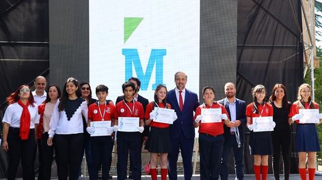 Maipú reconoció a más de 700 abanderados, abanderadas y escoltas