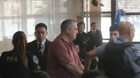 Los Andes | Diego Barrera, condenado a perpetua por el homicidio de Diego Aliaga, llega a declarar en el juicio oral contra Walter Bento. Foto: Ignacio Blanco.