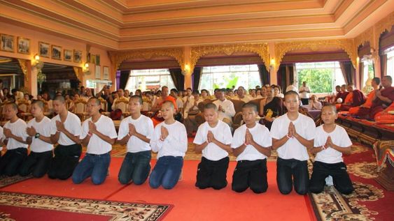 Los chicos del milagro de la cueva de Tailandia volvieron a la escuela
