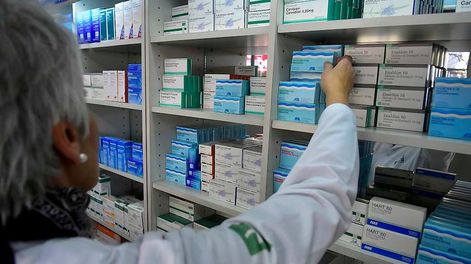 Los laboratorios decidirán de forma individual si se suman al congelamiento de medicamentos. Foto: Los Andes