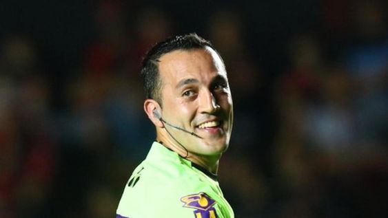 Fernando Espinoza otra vez en el ojo de la tormenta.
