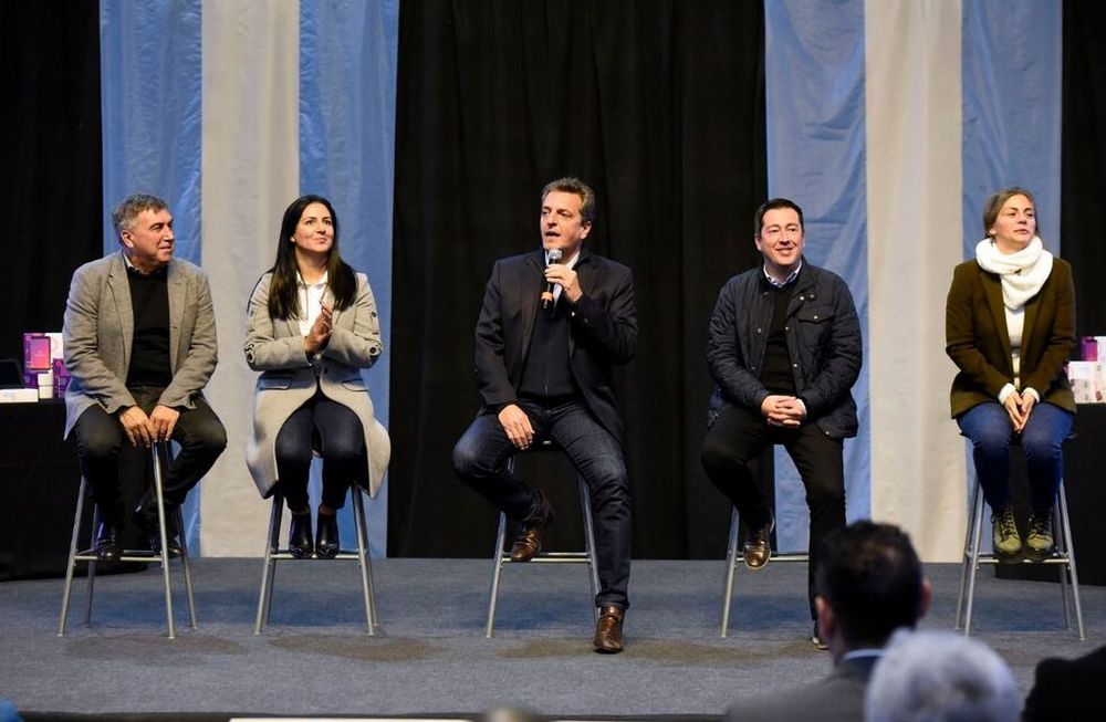 El presidente de la Cámara de Diputados, Sergio Massa, participó de un acto de Enacom donde se habilitó conectividad a vecinos de Malvinas Argentinas en provincia de Buenos Aires.