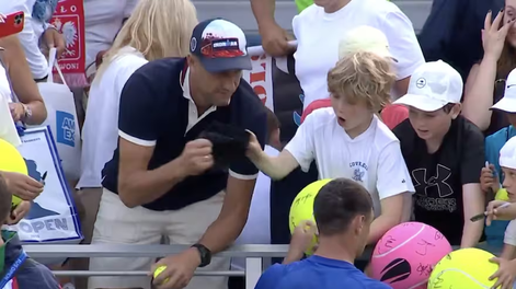 Un espectador le robó el regalo de un tenista a un niño en el US Open