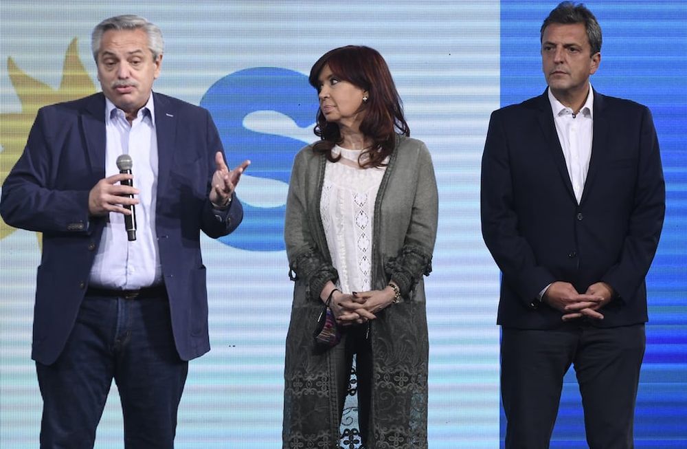 Alberto, Cristina y Massa. (Pool Argra)