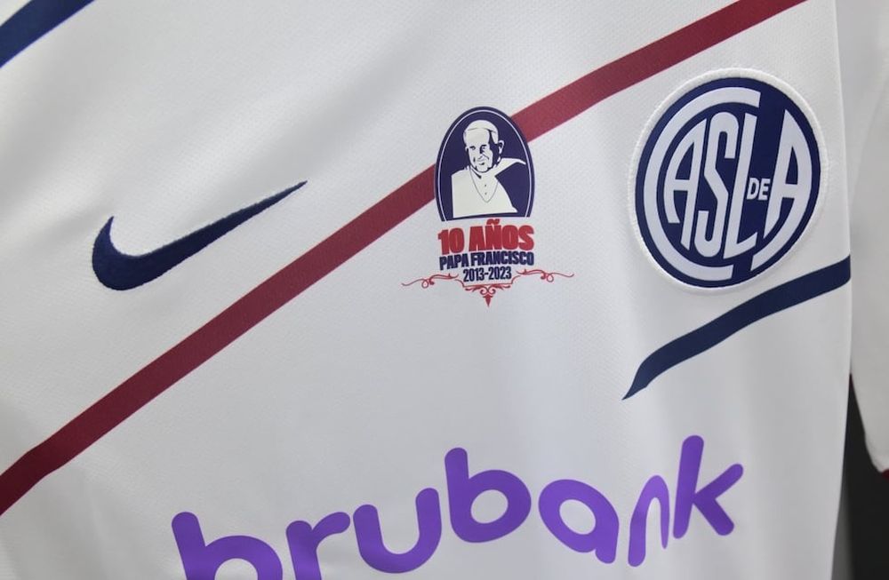 San Lorenzo de Almagro homenajeó al Papa Francisco. / Gentileza.