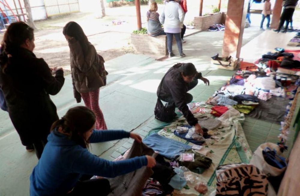 Crisis 2001: los trueques como una solución a la crisis económica y a la falta de empleo de miles de mendocinos