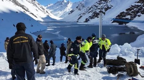 Hallaron el cuerpo del tercer fallecido en la Laguna del Inca tras la avalancha en Portillo