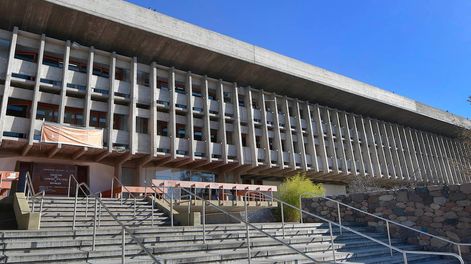 Los Andes | Solo 4 de cada 10 alumnos logra una correcta comprensión lectora entre quienes asisten a la Universidad Nacional de Cuyo (UNCuyo).  Facultad de Ciencias Políticas y Sociales de la Universidad Nacional de Cuyo (UNCuyo).Foto Orlando Pelichotti / Los Andes