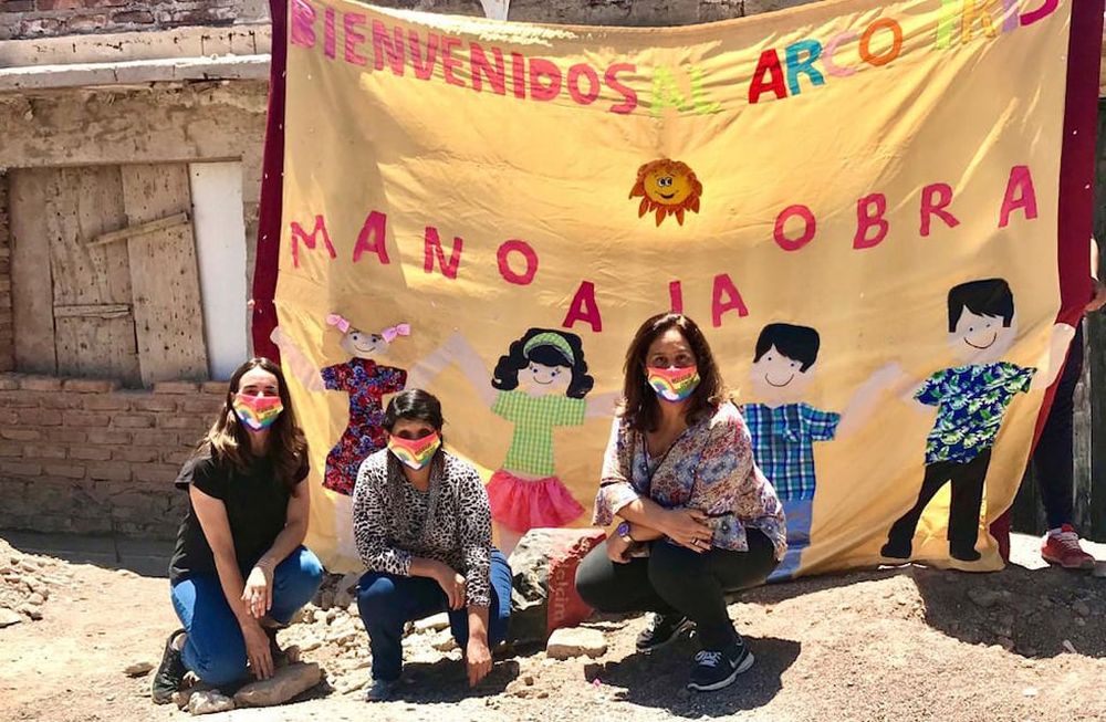 Arquitectos solidarios construyen un merendero en la Favorita para ayudar a las decenas de familias que viven en los asentamientos precarios de la provincia.