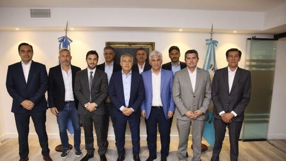 Los gobernadores dialoguistas quieren ser recibidos por el Presidente.